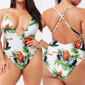 ⭐️HOST PICK⭐️ Plus-size one piece parrot print swimsuit